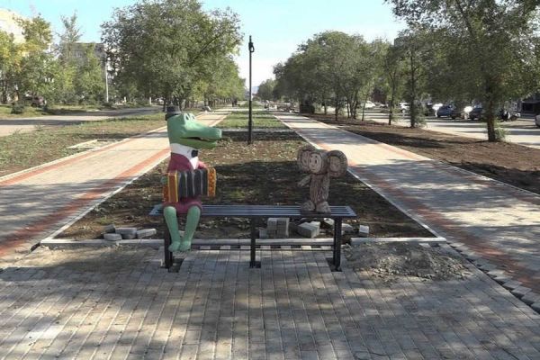 Скульптуры из мультфильма про Чебурашку установили в городе Хакасии
