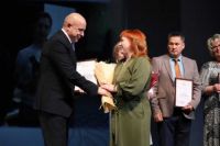 Председатель Верховного Совета Хакасии Сергей Сокол поздравил педагогов