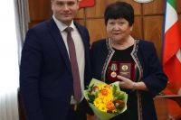 Орден «За заслуги перед Хакасией» вручен учёному Валентине Тугужековой