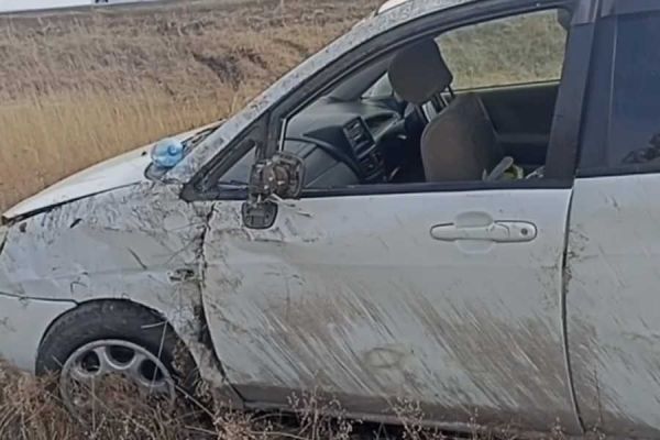 На трассе в Хакасии опрокинулся автомобиль с двумя женщинами и ребенком