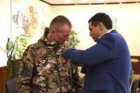 Добровольцу СВО, учителю физкультуры из Хакасии вручили медаль «За отвагу»