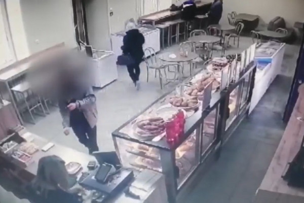 Жительницу города Хакасии обокрали в кафе
