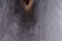 Роют тоннели к калиткам: снега по самые крыши выпало в Курагинском районе