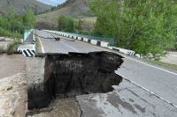 Обрушение дороги из Хакасии в Тыву: подробности