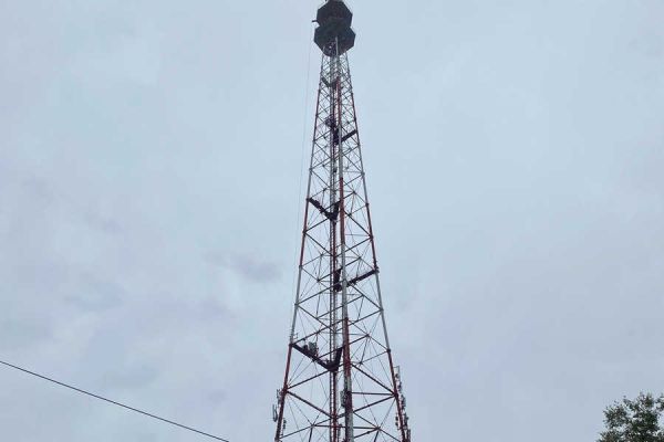 Жителей Хакасии беспокоит размещение около домов станций операторов сотовой связи. Это несет опасность?