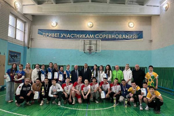 В Хакасии состоялся турнир по волейболу, посвященный Дню Победы