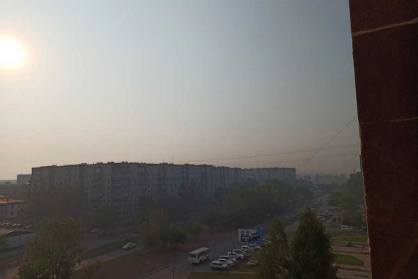 Минусинск накрыло дымом и запахом гари. Названа причина пожара в бору