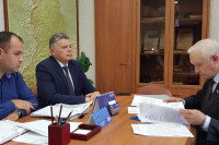 Министр строительства и ЖКХ Хакасии и сенатор Совета Федерации обсудили вопросы  в части защиты прав граждан