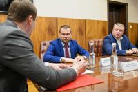 Прошедшие выборы глава Хакасии обсудил с членом Центризбиркома России Константином Мазуревским