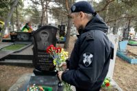 В Хакасии почтили память погибшего офицера СОБР Сергея Кирячек, погибшего в Чечне
